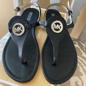💖SOLD💖Michael Kors Flat Sandals